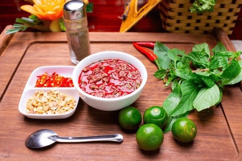 Mơ thấy ăn tiết canh
